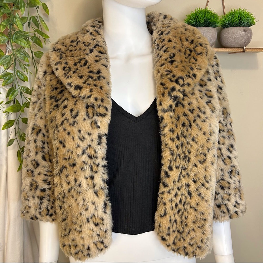 Luz Animal Print Cheetah Faux Fur 3/4 Sleeve Crop Coat - Picture 3 of 15